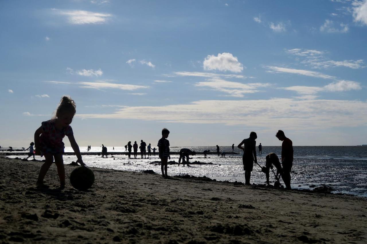 Luettje Huus Frieda Mit Strandkorb Am Strand Von Mai Bis September كوكسهافن المظهر الخارجي الصورة