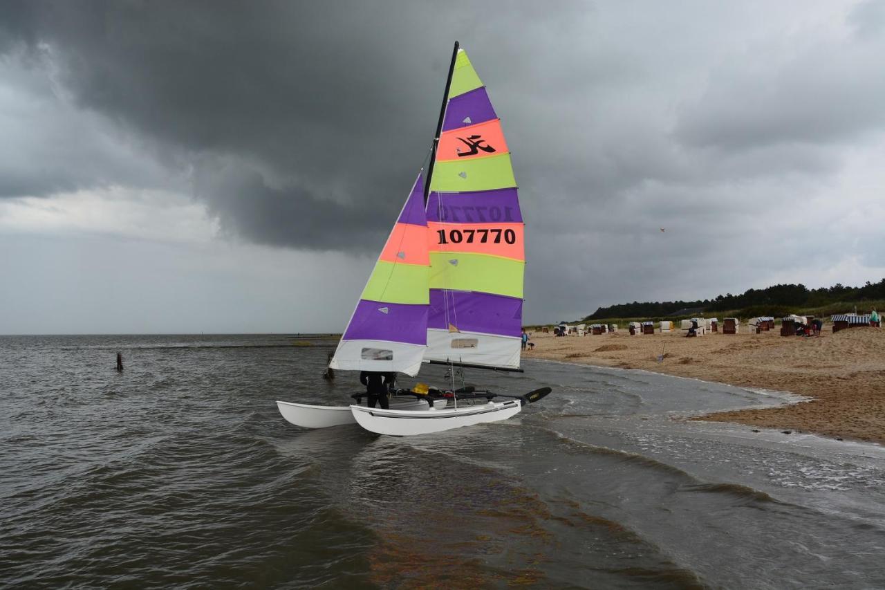 Luettje Huus Frieda Mit Strandkorb Am Strand Von Mai Bis September كوكسهافن المظهر الخارجي الصورة